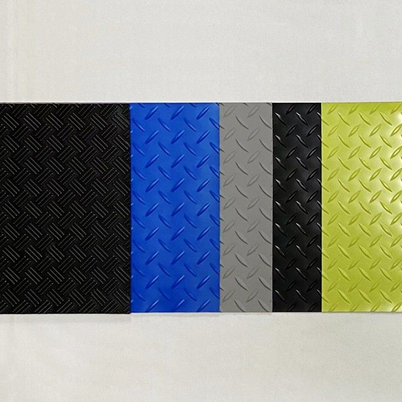 Zwarte rubberen vloerrolletjes voor garages 1,22 m breed Rubberen gymvloerrolletjes 4 mm dik
