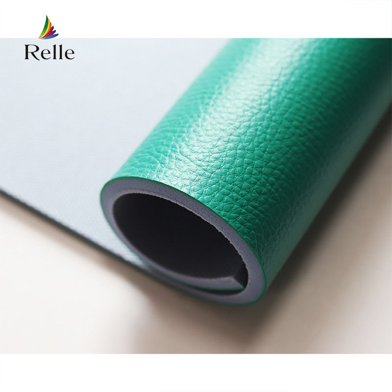 Relle vinyl vloerrolletjes voor lijminstallatie op indoor futsal sportbanen