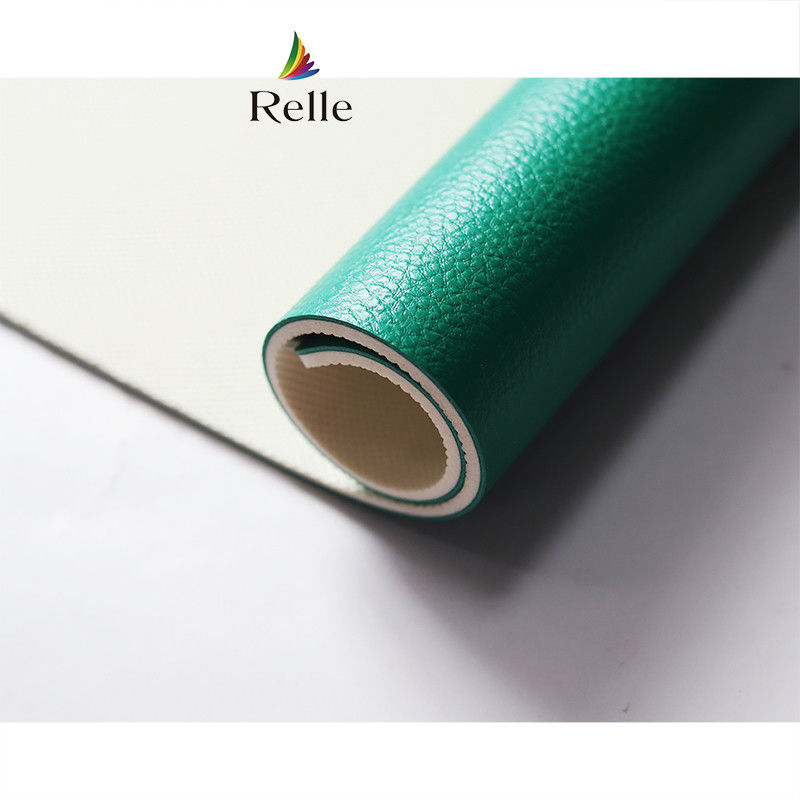 Groene badmintonbaan sportvloermat rol in relle synthetisch pvc materiaal voor sport