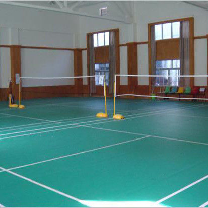 Groene badmintonbaan sportvloermat rol in relle synthetisch pvc materiaal voor sport